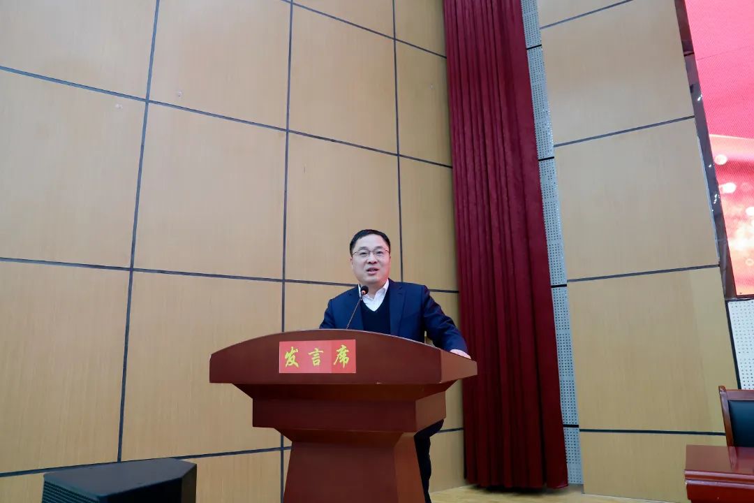 利来w66家居总经理吴新军受邀参加临朐县职业教育中心学校企业家进校园大讲堂